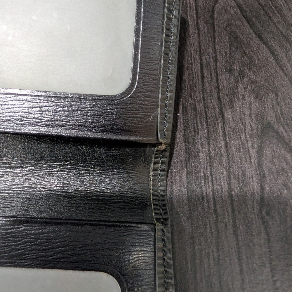 Louis Vuitton Black Epi Leather 2 pocket Card holder - Picture 3 of 8